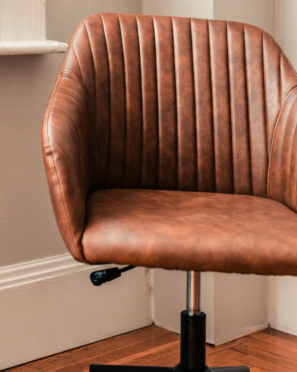Dhruv Executive Chair — view 2