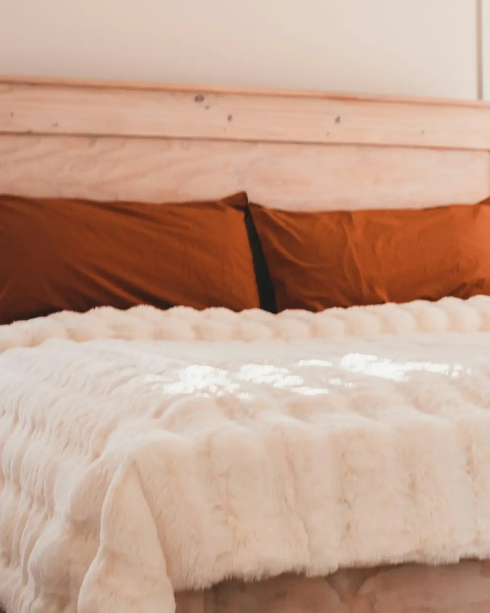 Raaga King Bed — view 2