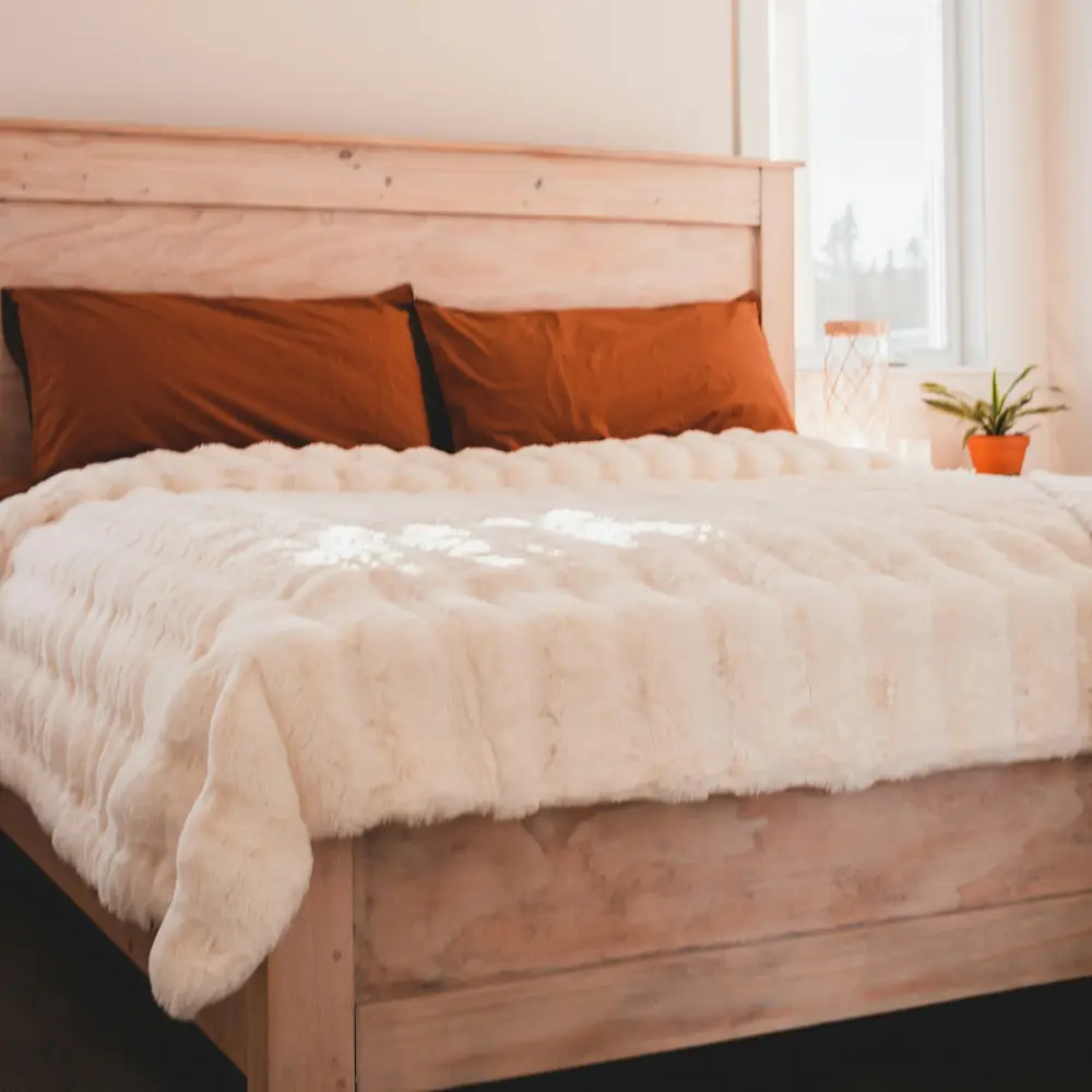 Raaga King Bed — view 3
