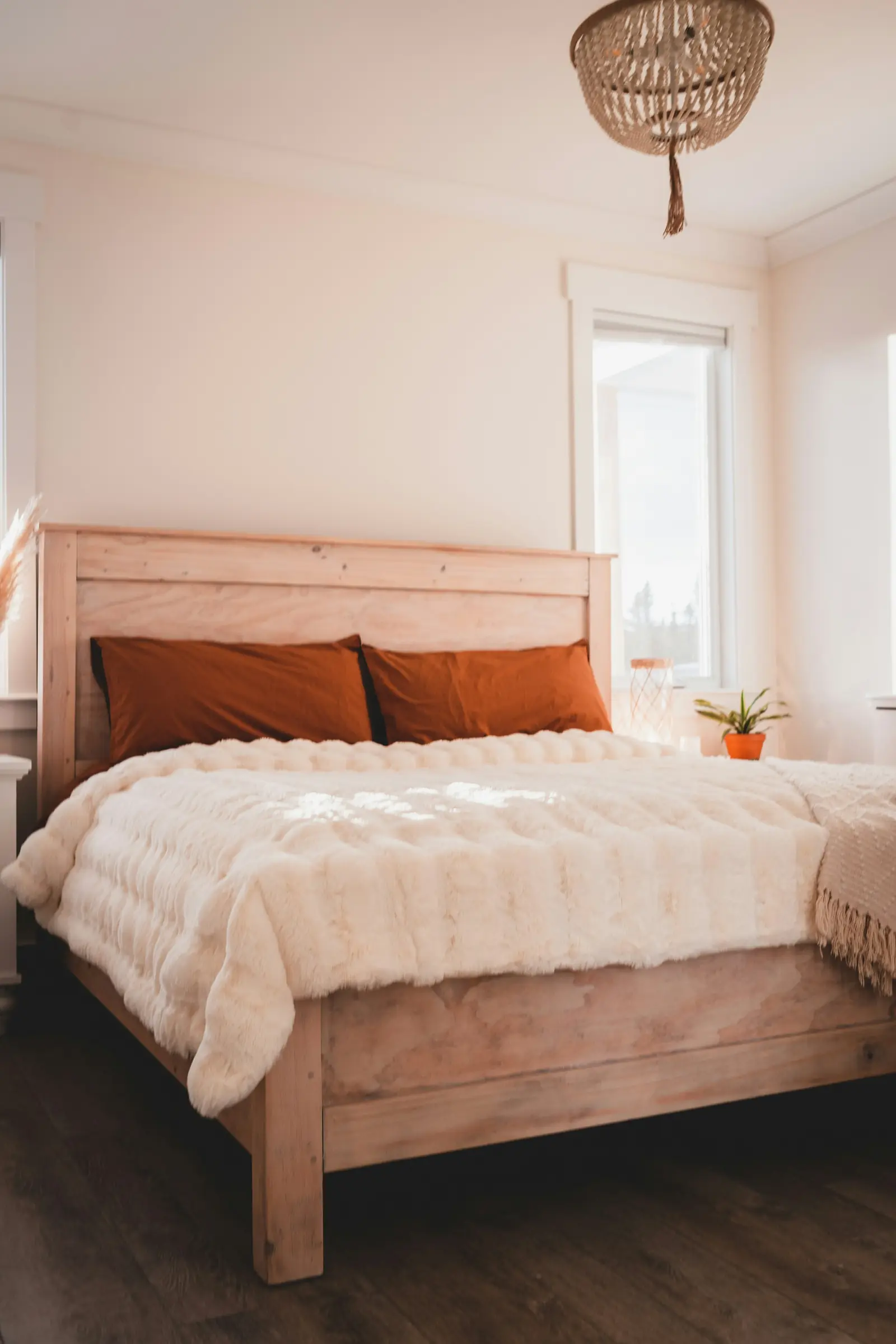 Raaga King Bed — view 4